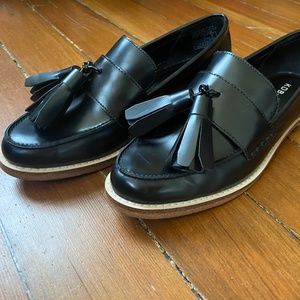 Kelsi Dagger Brooklyn Penny Loafers with Tassels 8.5